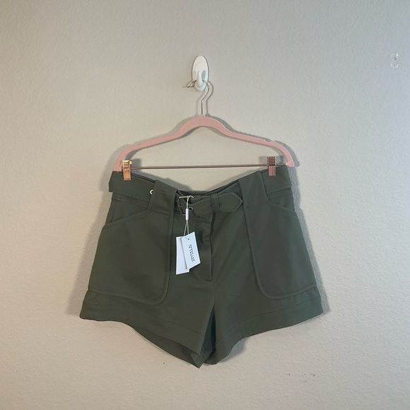 10 Crosby Derek Lam Green Cargo Shorts with Tailored Fit - Picture 2 of 4